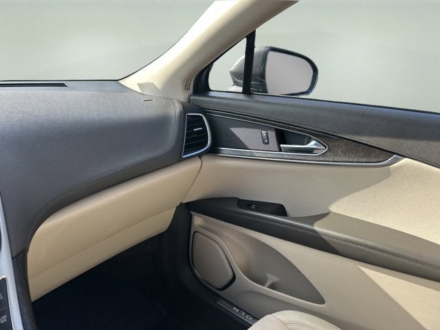 2019 Lincoln Nautilus Select