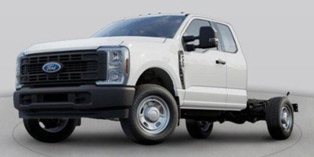 2027 Ford Super Duty F-350 DRW XL DRW
