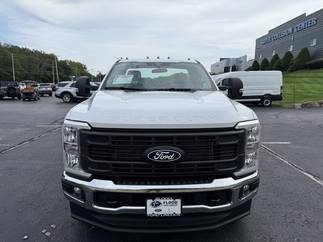 2027 Ford Super Duty F-350 SRW XL