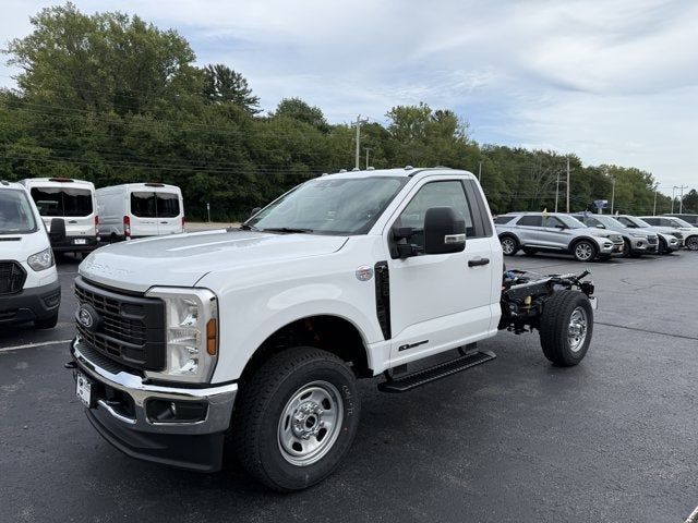 2027 Ford Super Duty F-350 SRW XL