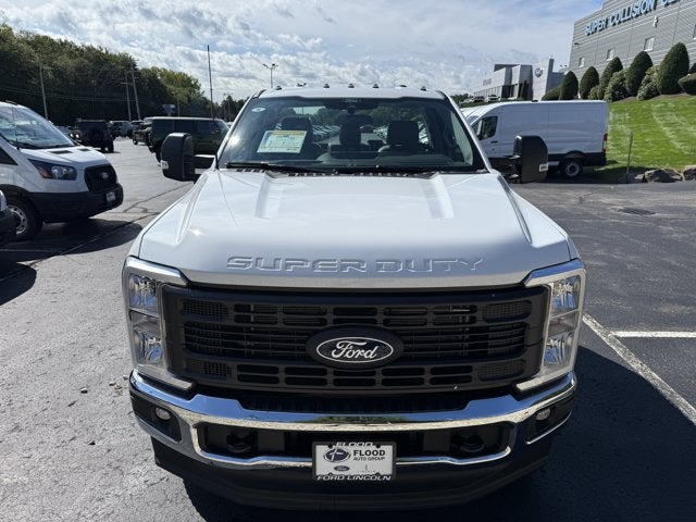 2027 Ford Super Duty F-350 DRW XL DRW