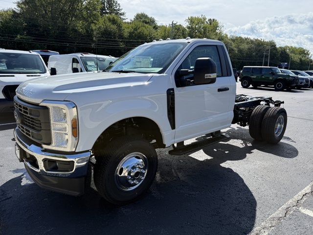 2027 Ford Super Duty F-350 DRW XL DRW