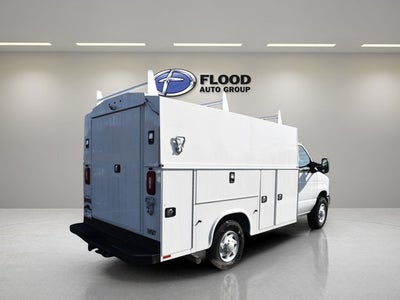 2025 Ford E-Series Cutaway BASE