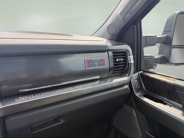 2026 Ford Super Duty F-250 SRW Black Widow