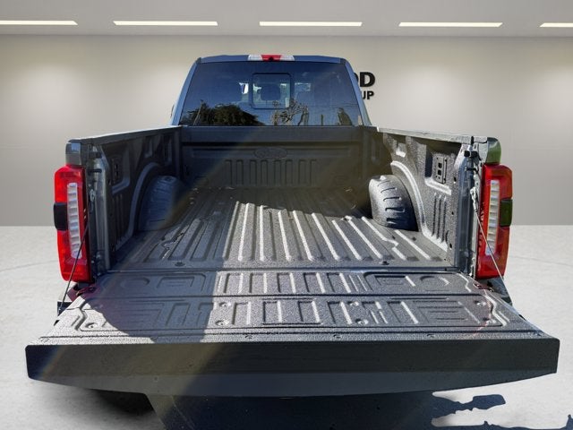 2027 Ford Super Duty F-350 SRW Lariat