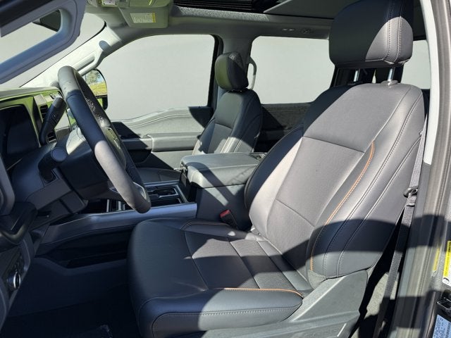 2027 Ford Super Duty F-350 SRW Lariat