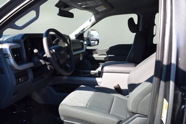 2026 Ford Super Duty F-350 SRW XLT