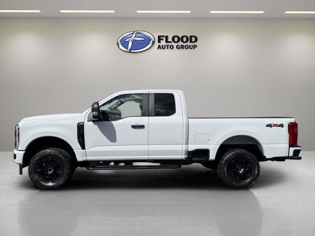 2026 Ford Super Duty F-350 DRW XLT