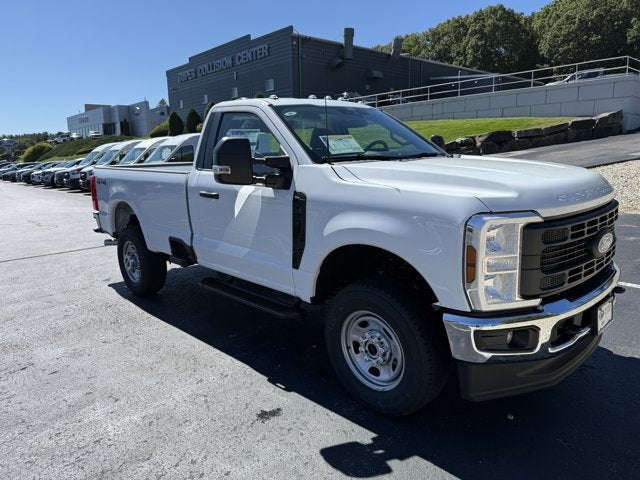 2027 Ford Super Duty F-350 SRW XL