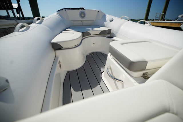 2025 Zodiac YACHTLINE YL490DL DELUXE Base