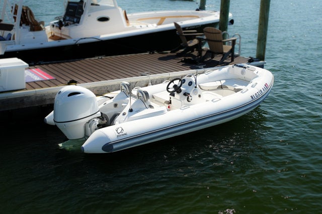 2025 Zodiac YACHTLINE YL490DL DELUXE Base