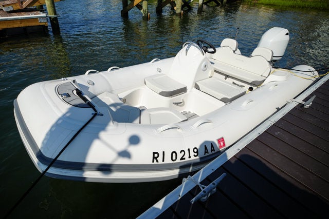 2025 Zodiac YACHTLINE YL490DL DELUXE Base