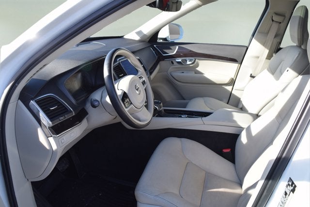 2019 Volvo XC90 Momentum