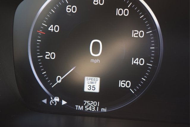 2019 Volvo XC90 Momentum