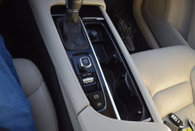 2019 Volvo XC90 Momentum