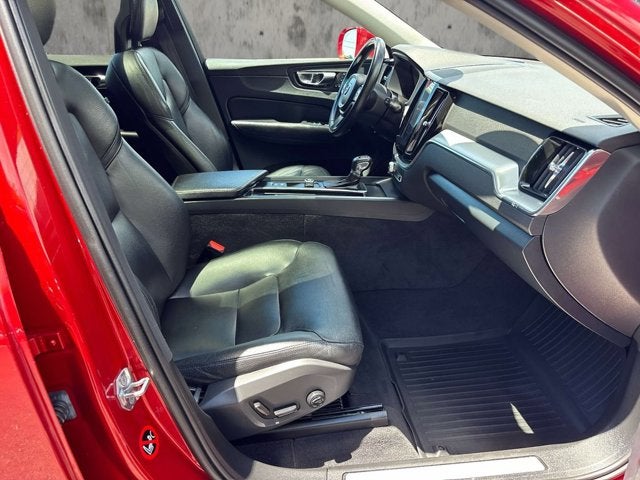 2018 Volvo XC60 Momentum