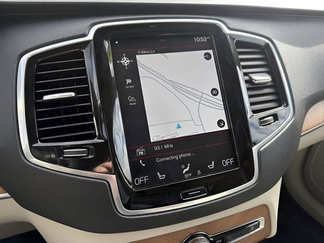 2022 Volvo XC90 Momentum