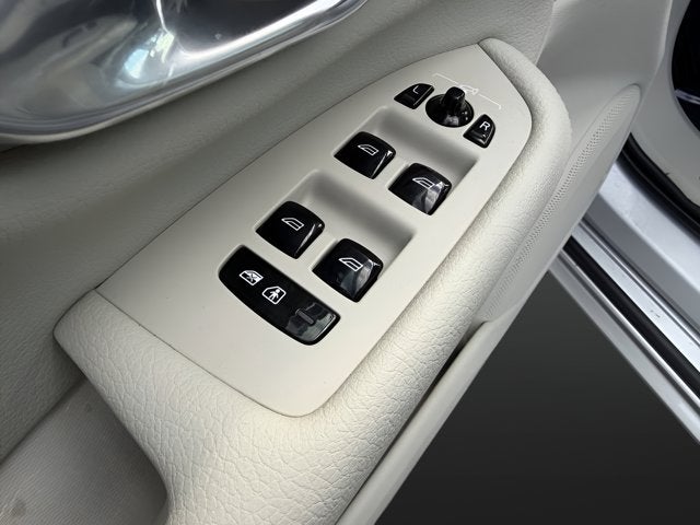 2022 Volvo XC90 Momentum